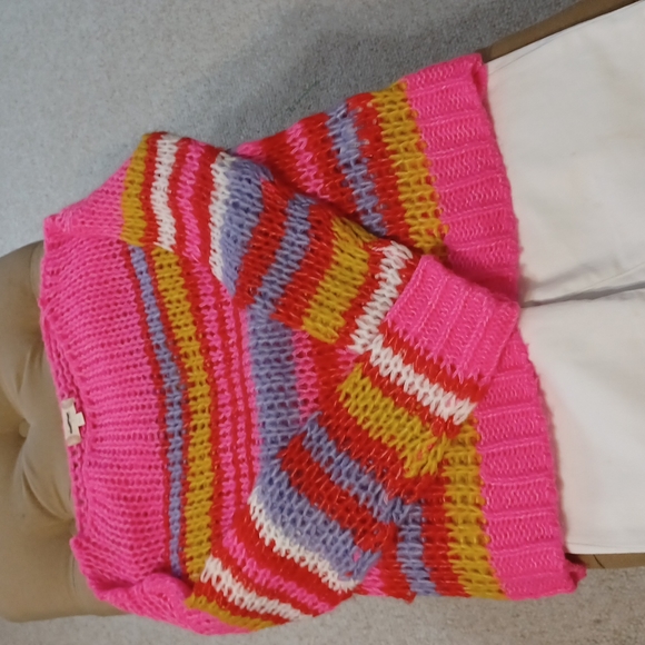 Beautiful 😍 sweter soft and comfortable size s - Picture 1 of 8